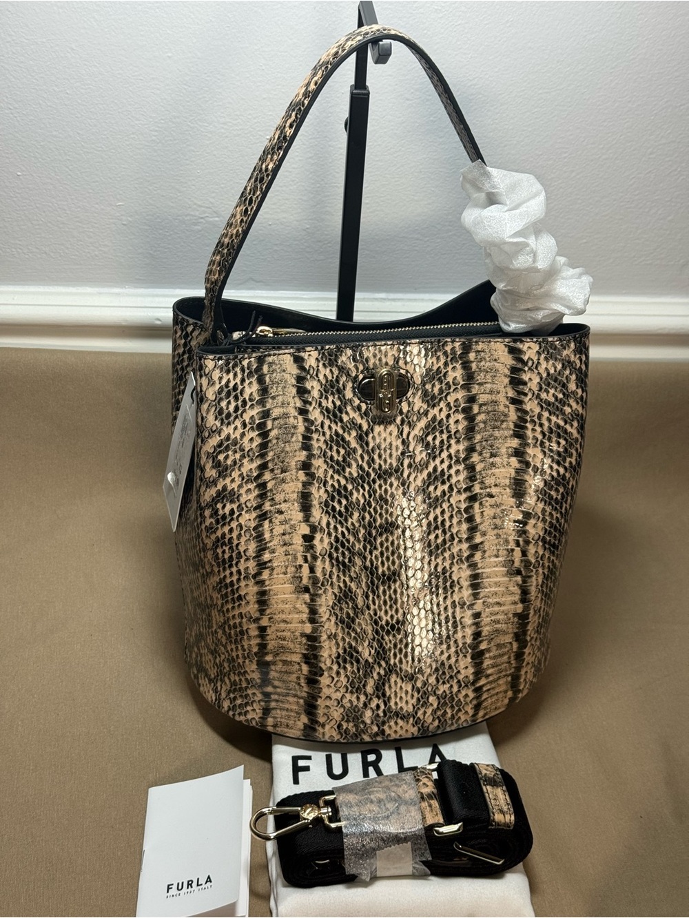 NWT Furla Danae Python Embossed Leather Bucket Bag - cappuccino - Picture 2 of 8